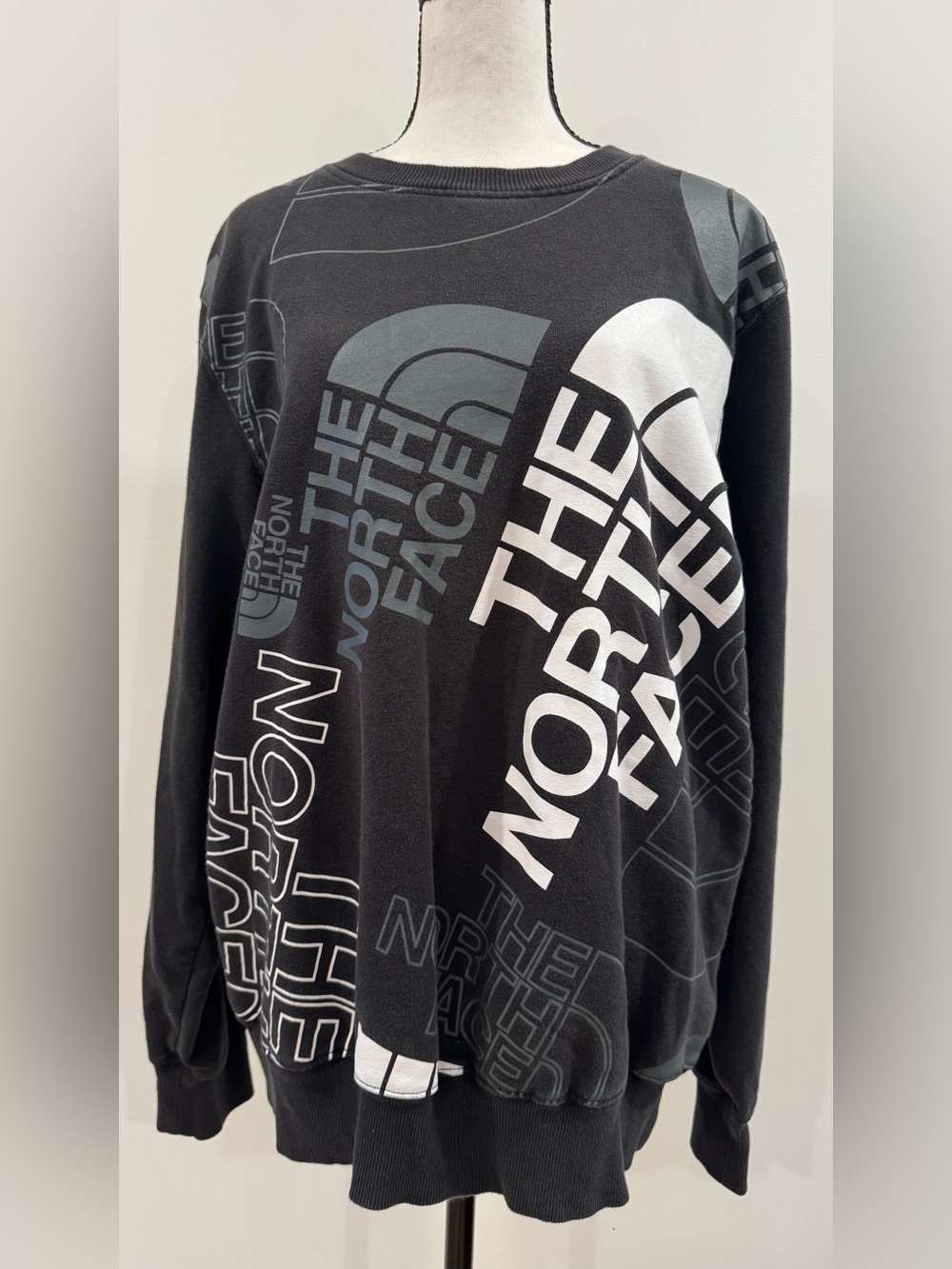 The North Face Logo Graphic Crewneck Sweatshirt Black Men’s Medium